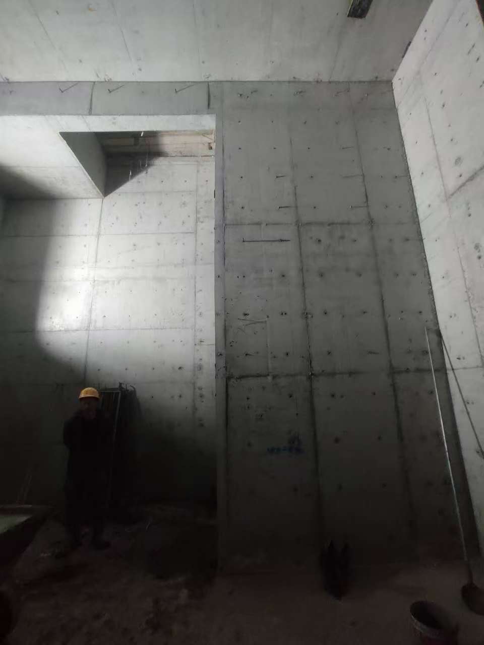 龙岩墙上开槽钢筋断了有影响吗